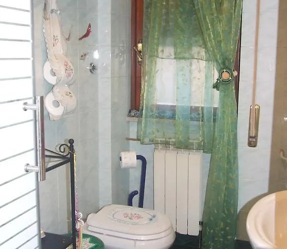 לינה וארוחת בוקר Pinotta's House *